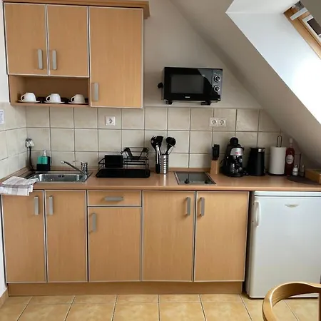 Fiore Apartman**** *