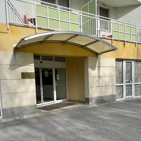 Apartmanhotel Fiore Apartman**** *